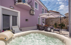 Beautiful Home In Grizane With Jacuzzi